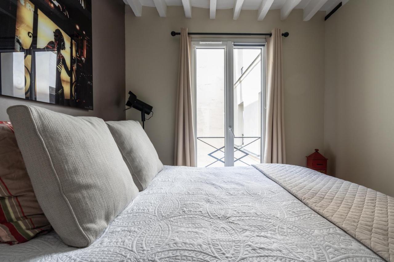 Room In Apartment - Cosy Place In The Hear Of Paris Exterior foto